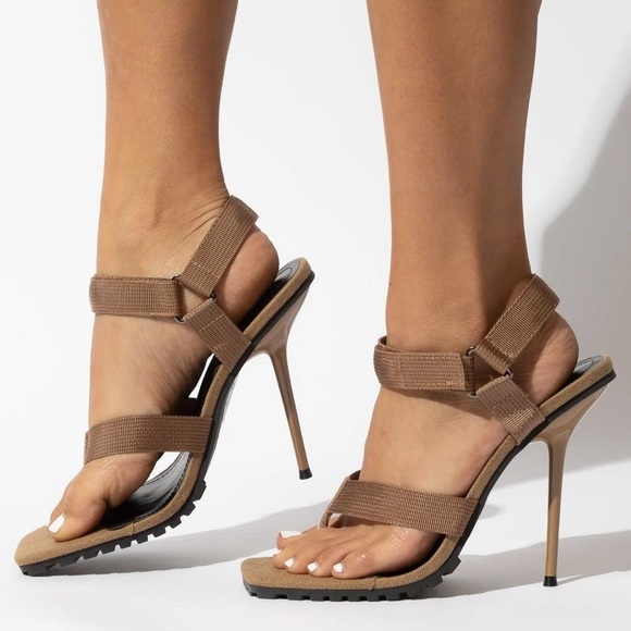 🌸 Mata Thong Stiletto Strap Sandals — NWT | 3 Colors Available! - Picture 9 of 12